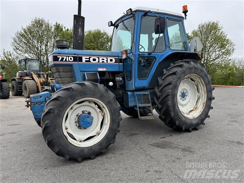 Ford 7710 الجرارات