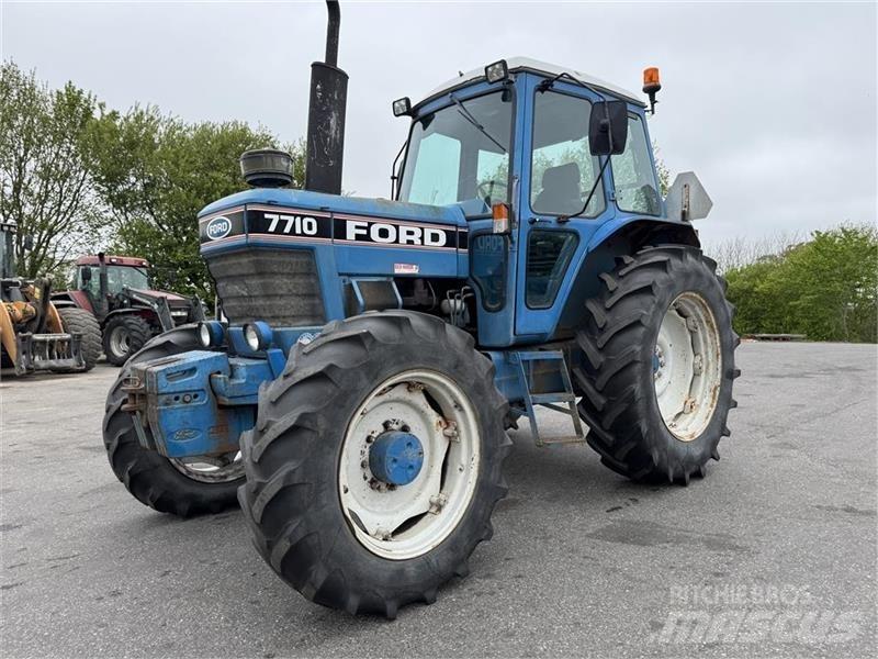 Ford 7710 الجرارات