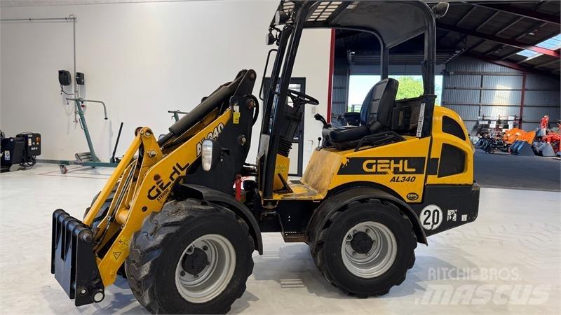 Gehl AL 340 لوادر صغيرة