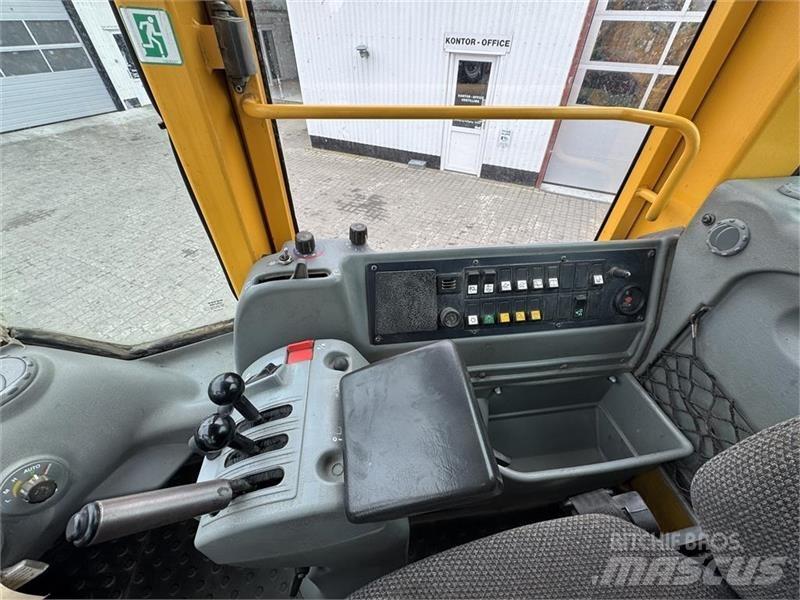 Volvo L 110 E لوادر بعجل
