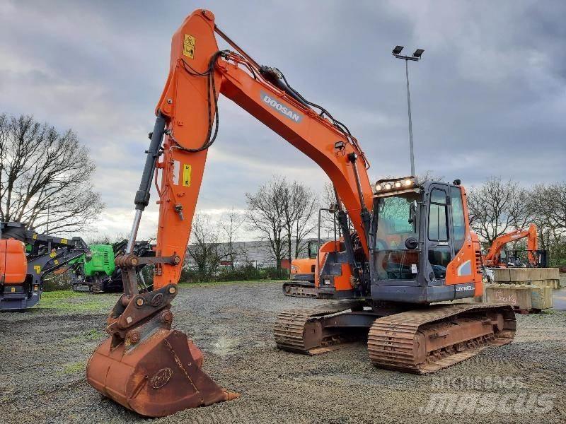 Doosan DX140LCR-5 حفارات زحافة