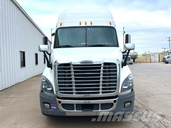 Freightliner CASCADIA 113 وحدات الجر