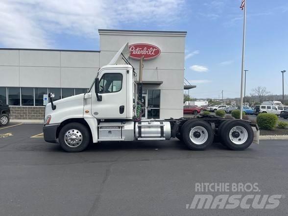Freightliner CASCADIA 116 وحدات الجر