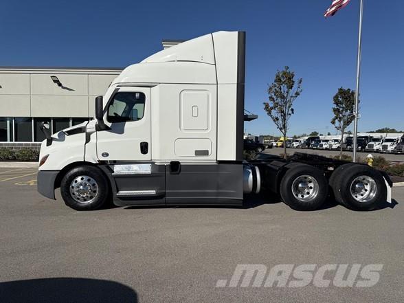 Freightliner CASCADIA 116 وحدات الجر