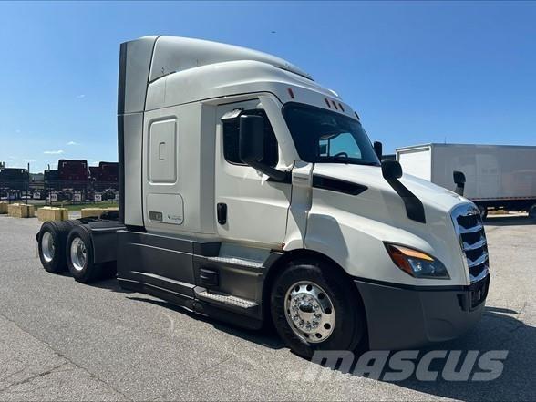Freightliner CASCADIA 116 وحدات الجر