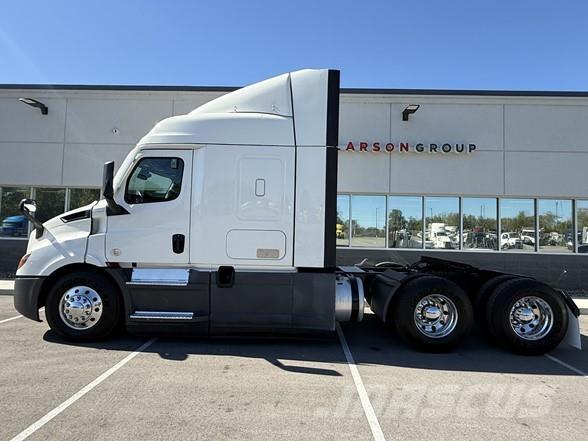 Freightliner CASCADIA 116 وحدات الجر