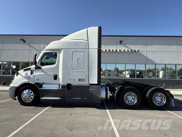 Freightliner CASCADIA 116 وحدات الجر