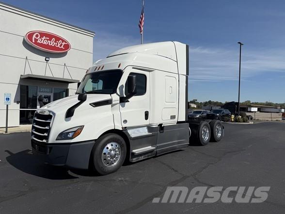 Freightliner CASCADIA 116 وحدات الجر