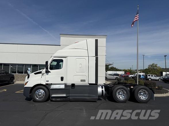 Freightliner CASCADIA 116 وحدات الجر