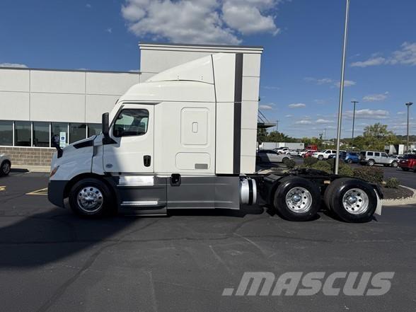 Freightliner CASCADIA 116 وحدات الجر