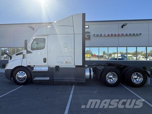 Freightliner CASCADIA 116 وحدات الجر