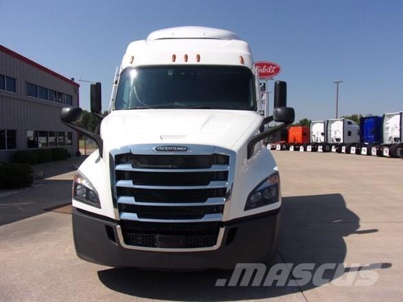 Freightliner CASCADIA 116 وحدات الجر