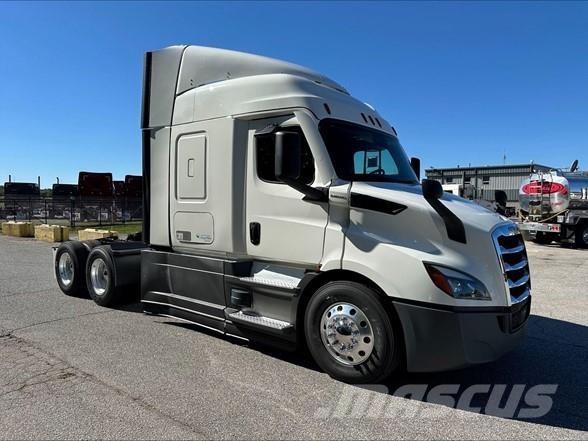 Freightliner CASCADIA 116 وحدات الجر