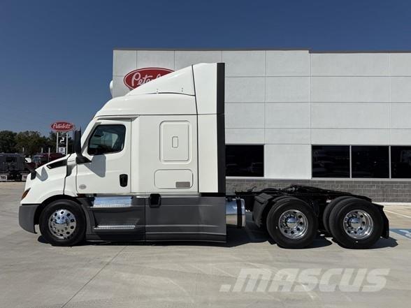 Freightliner CASCADIA 116 وحدات الجر