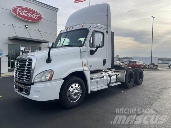 Freightliner CASCADIA 125 وحدات الجر