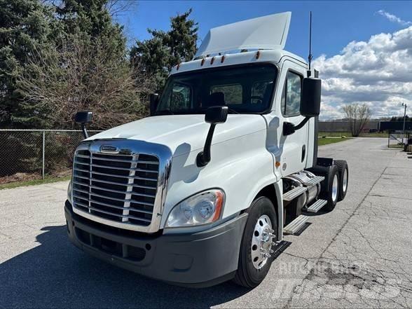 Freightliner CASCADIA 125 وحدات الجر