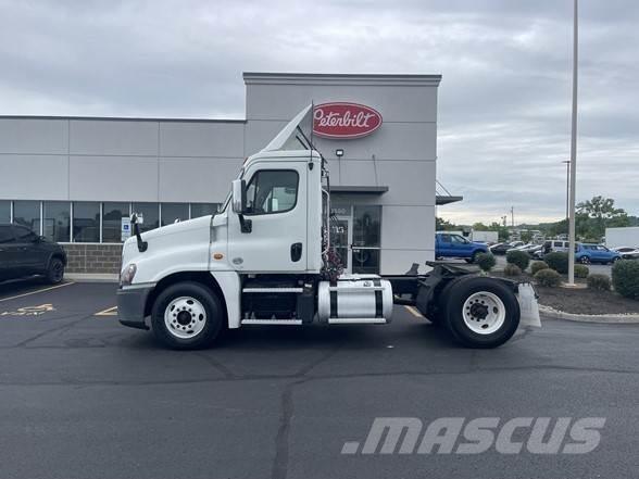 Freightliner CASCADIA 125 وحدات الجر