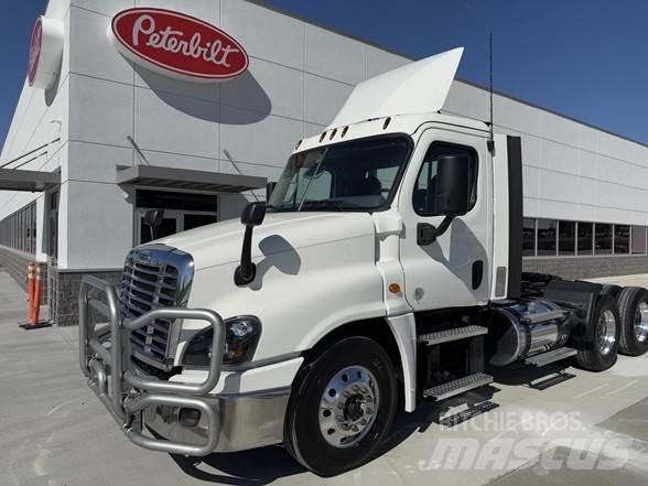 Freightliner CASCADIA 125 وحدات الجر