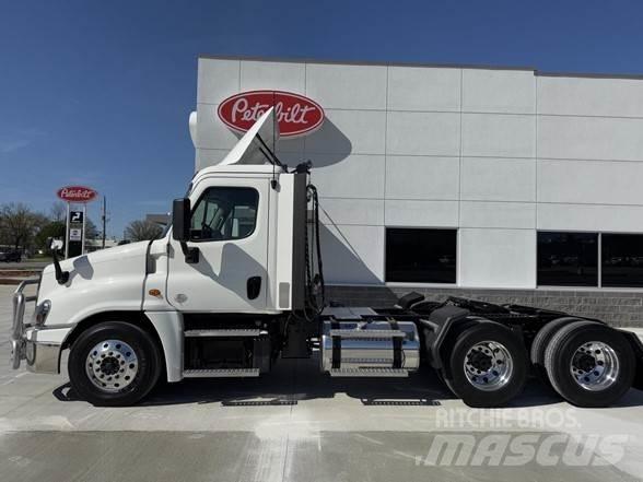 Freightliner CASCADIA 125 وحدات الجر