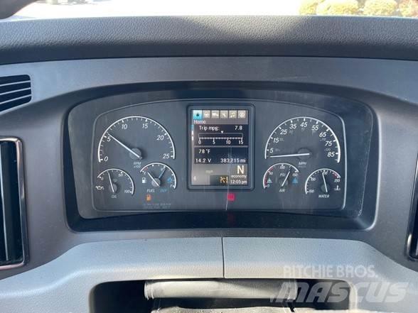 Freightliner CASCADIA 126 وحدات الجر