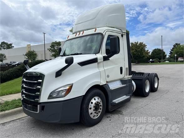 Freightliner CASCADIA 126 وحدات الجر