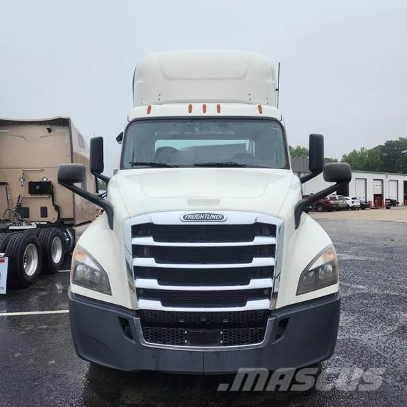 Freightliner CASCADIA 126 وحدات الجر