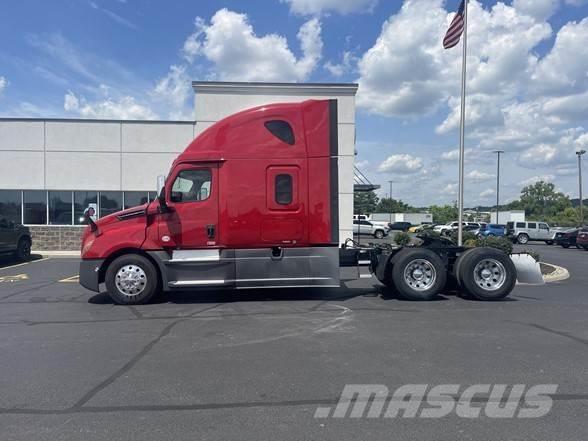 Freightliner CASCADIA 126 وحدات الجر