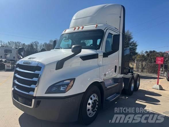 Freightliner CASCADIA 126 وحدات الجر