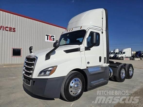 Freightliner CASCADIA 126 وحدات الجر