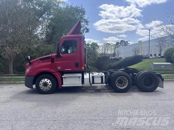 Freightliner CASCADIA 126 وحدات الجر