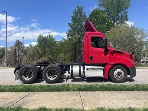 Freightliner CASCADIA 126 وحدات الجر