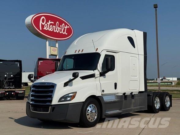 Freightliner CASCADIA 126 وحدات الجر