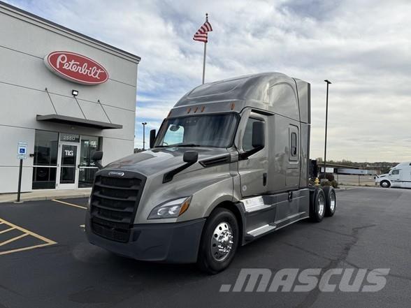 Freightliner CASCADIA 126 وحدات الجر