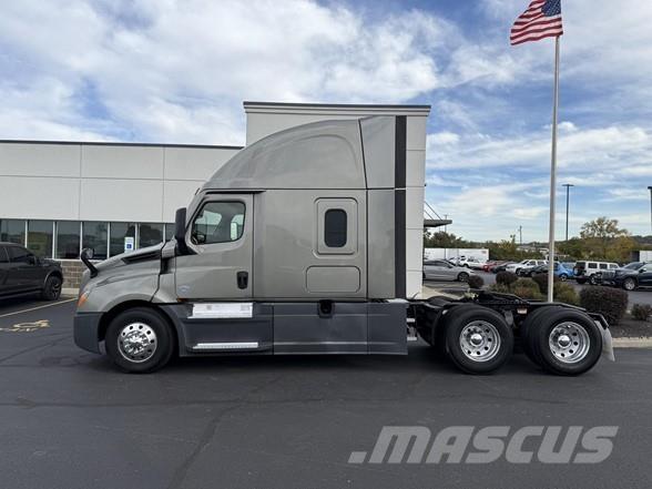 Freightliner CASCADIA 126 وحدات الجر