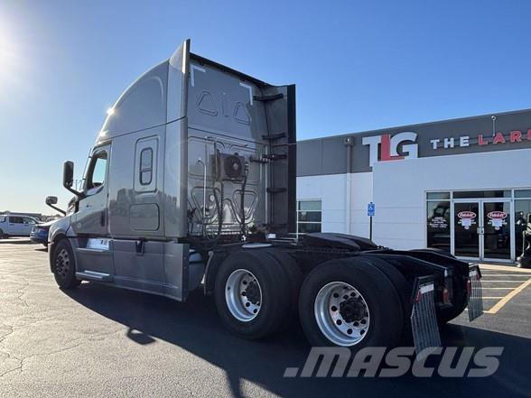 Freightliner CASCADIA 126 وحدات الجر