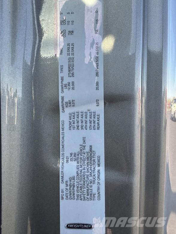 Freightliner CASCADIA 126 وحدات الجر