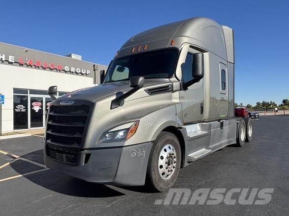 Freightliner CASCADIA 126 وحدات الجر