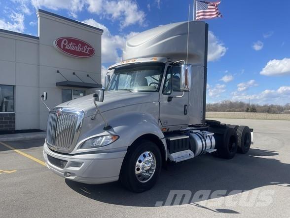 International PROSTAR وحدات الجر