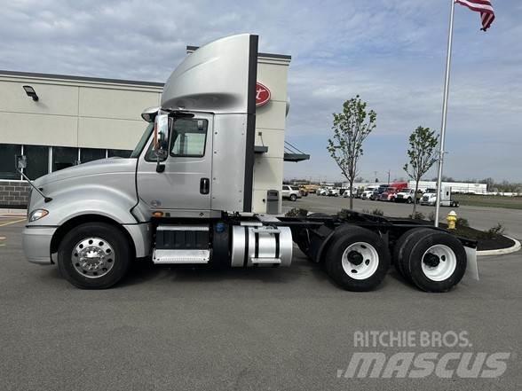 International PROSTAR وحدات الجر