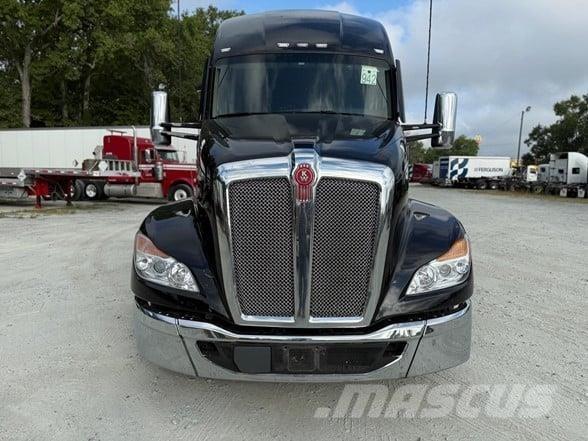 Kenworth T680 وحدات الجر