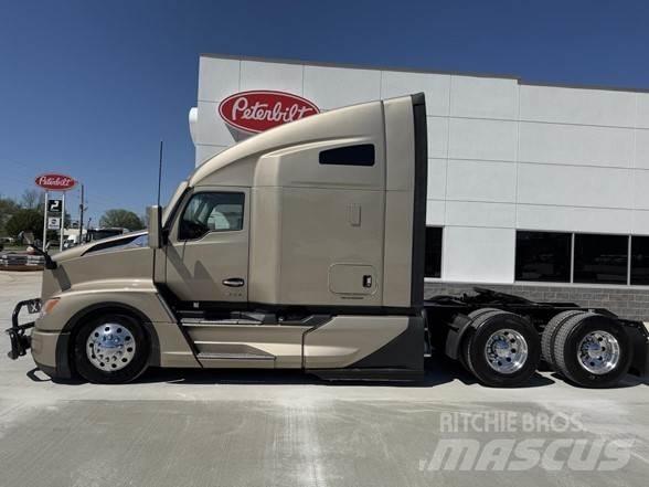 Kenworth T680 وحدات الجر