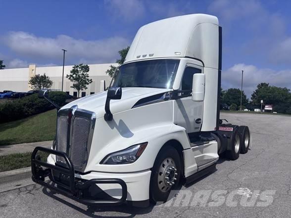Kenworth T680 وحدات الجر