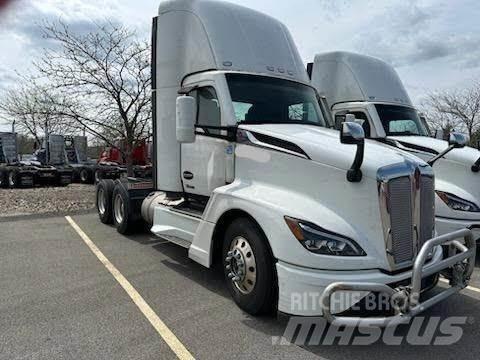 Kenworth T680 وحدات الجر