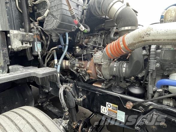 Kenworth T680 وحدات الجر