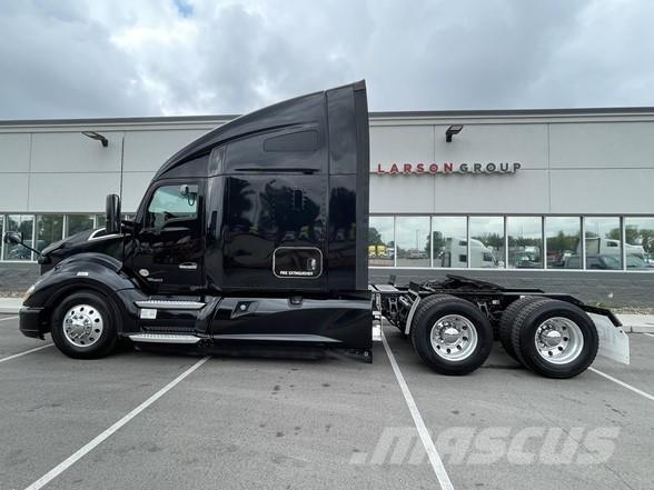 Kenworth T680 وحدات الجر