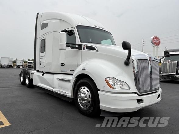Kenworth T680 وحدات الجر