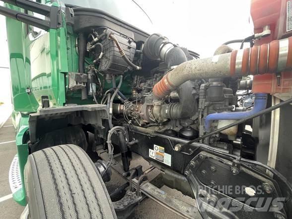 Kenworth T680 وحدات الجر