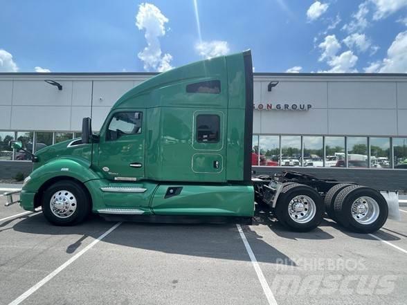 Kenworth T680 وحدات الجر