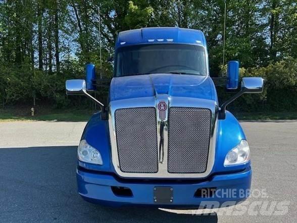 Kenworth T680 وحدات الجر