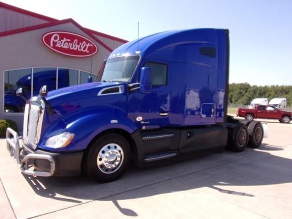 Kenworth T680 وحدات الجر